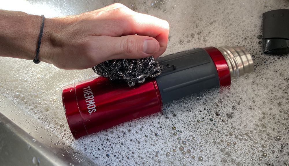 Best Ways to Clean a Thermos Flask: Effective Methods for Spotless Maintenance