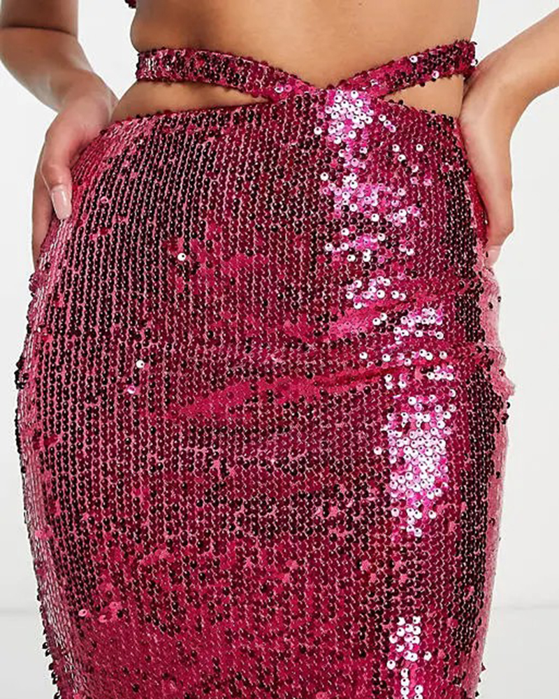 Holographic 2 Piece Set: The Latest Fashion Trend You Need to Try